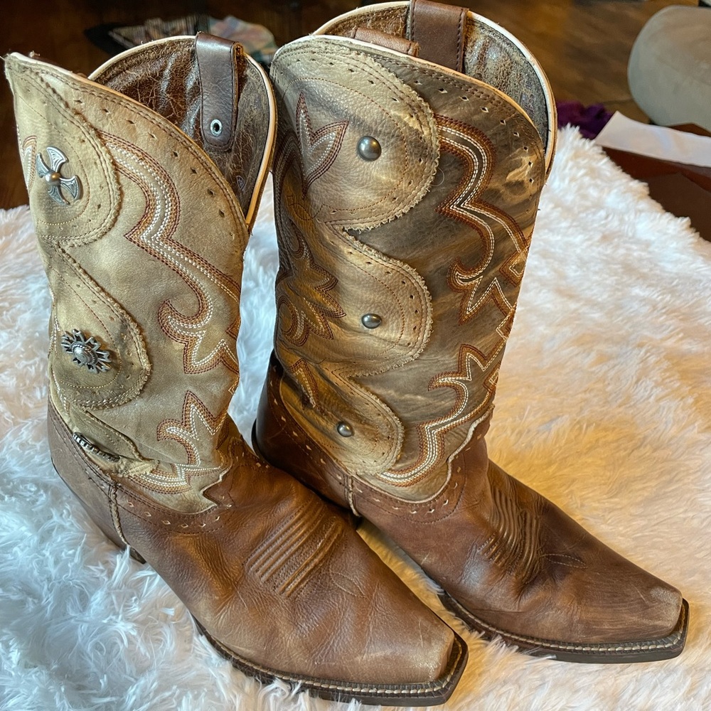 Hippie Chick Cowgirl Brown Conchos tie dye sz 8.5